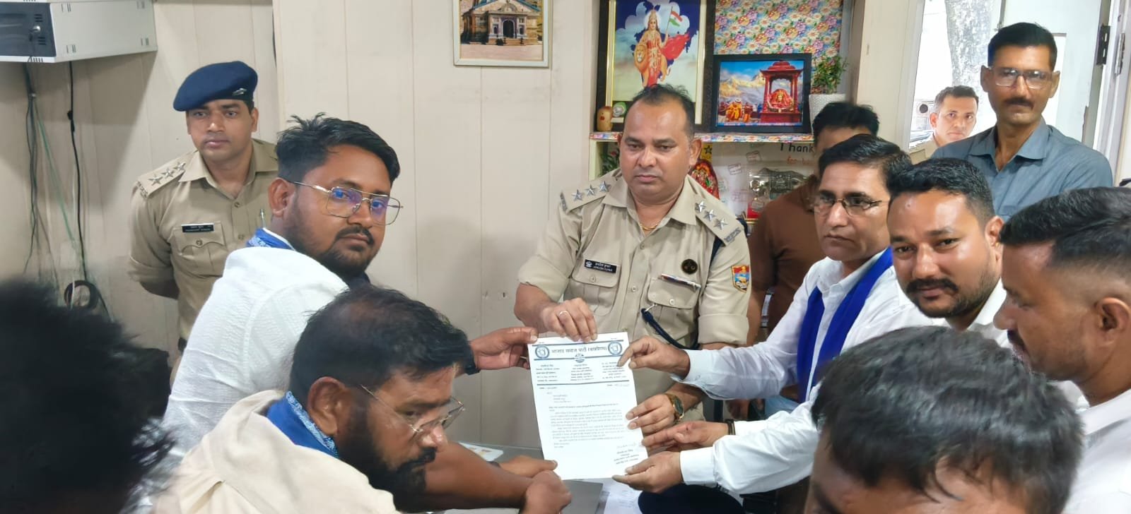 गंभीर धाराओं के मुकदमों में आरोपियों की शीघ्र गिरफ्तारी की मांग
